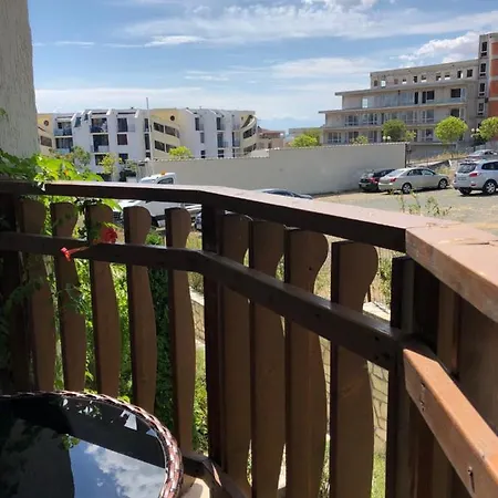 Konukevi Fregata Complex Marina